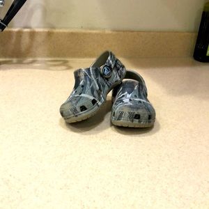 Toddler crocs camo size 7